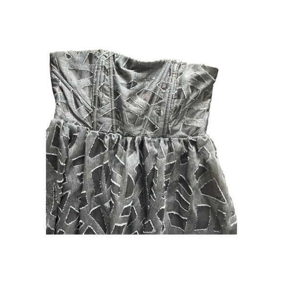 Alice + Olivia Grey Kristin Strapless Gray Dress Textured Fit Flare Dress Mini M - Picture 3 of 10